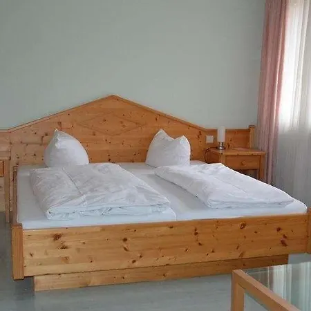 Alte Post - Am Rhein-ufer لاوفنبورغ