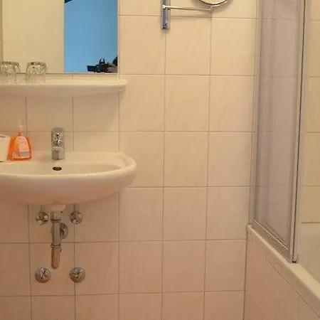 Alte Post - Am Rhein-ufer فندق لاوفنبورغ