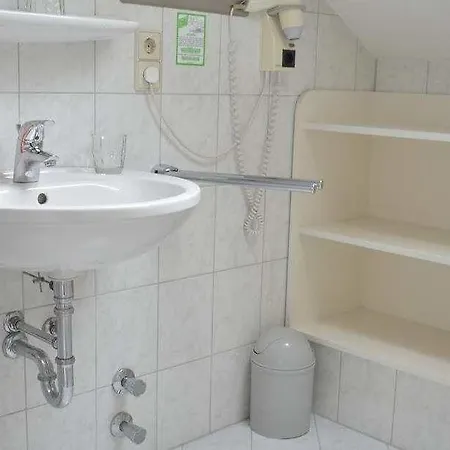 Hotel Alte Post - Am Rhein-ufer 3*