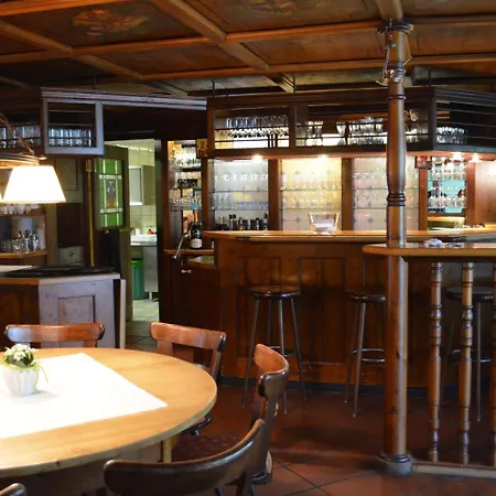 Alte Post - Am Rhein-ufer لاوفنبورغ