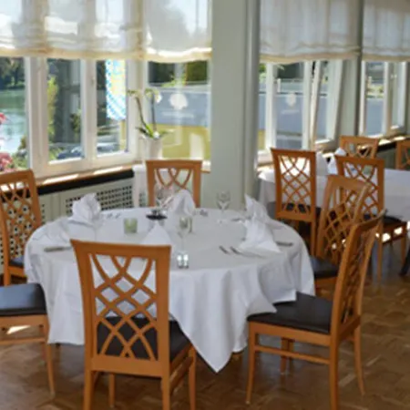 Alte Post - Am Rhein-ufer فندق 3*