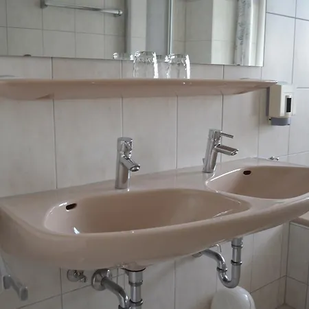 Alte Post - Am Rhein-ufer 3* لاوفنبورغ