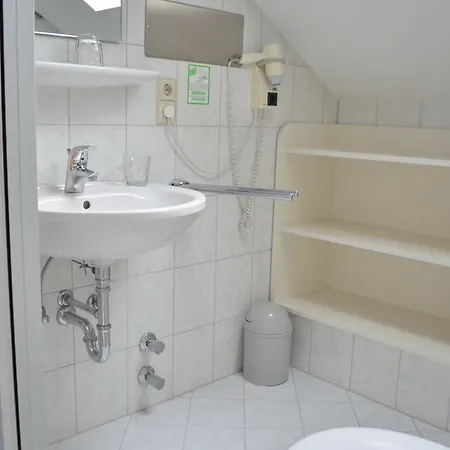 Alte Post - Am Rhein-ufer 3*