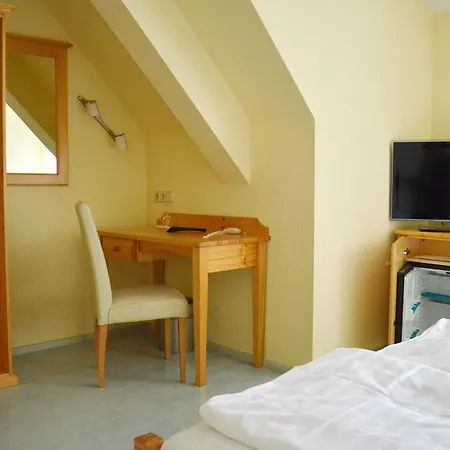 Hotel Alte Post - Am Rhein-ufer 3*