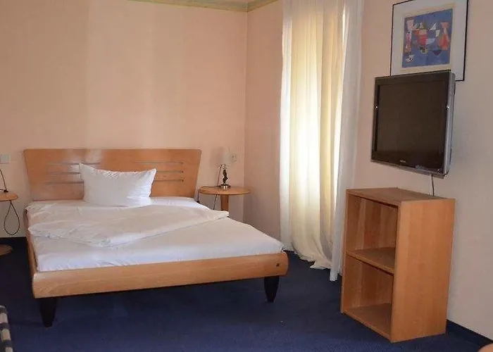 Alte Post - Am Rhein-ufer