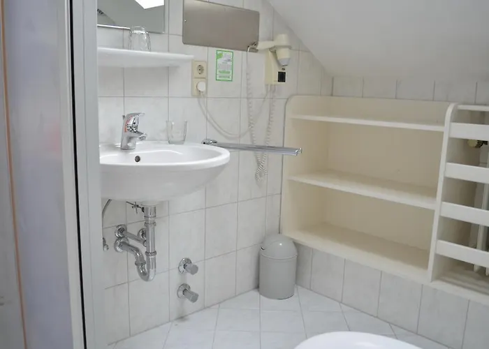 Alte Post - Am Rhein-ufer 3*