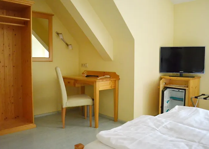 Hotel Alte Post - Am Rhein-ufer 3*